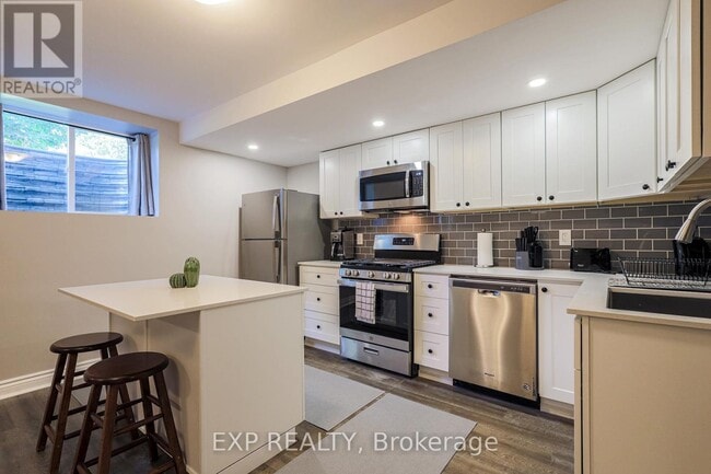 Building Photo - 1861 Arizona Ave