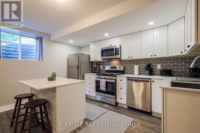 Photo du bâtiment - 1861 Arizona Ave