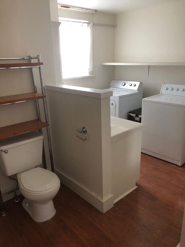 Building Photo - York Properties, LLC - 1304 Ellis St