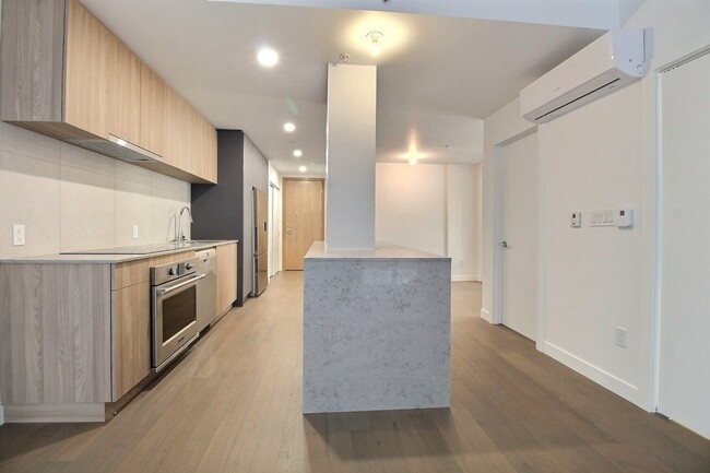 Building Photo - 11 Rue Elgin