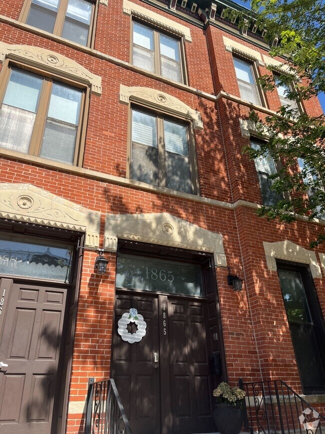Building Photo - 1867 N Halsted St