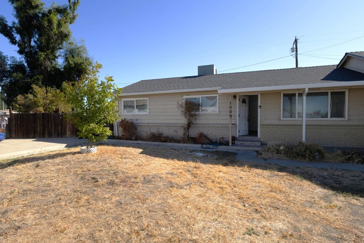 Primary Photo - 1009 Avon Ct