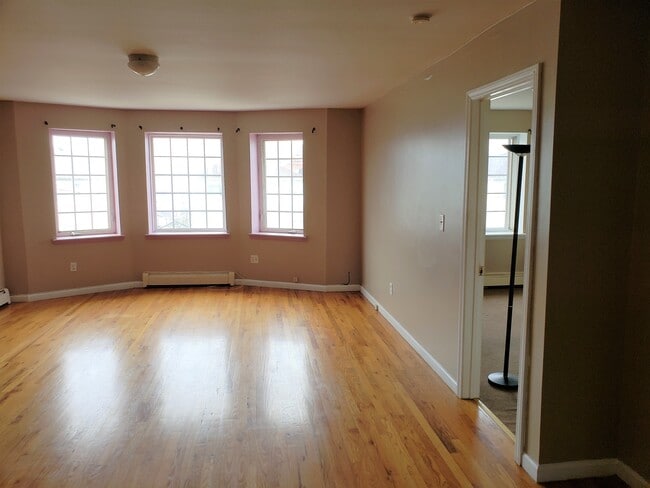 Building Photo - 176 Beach 97th St