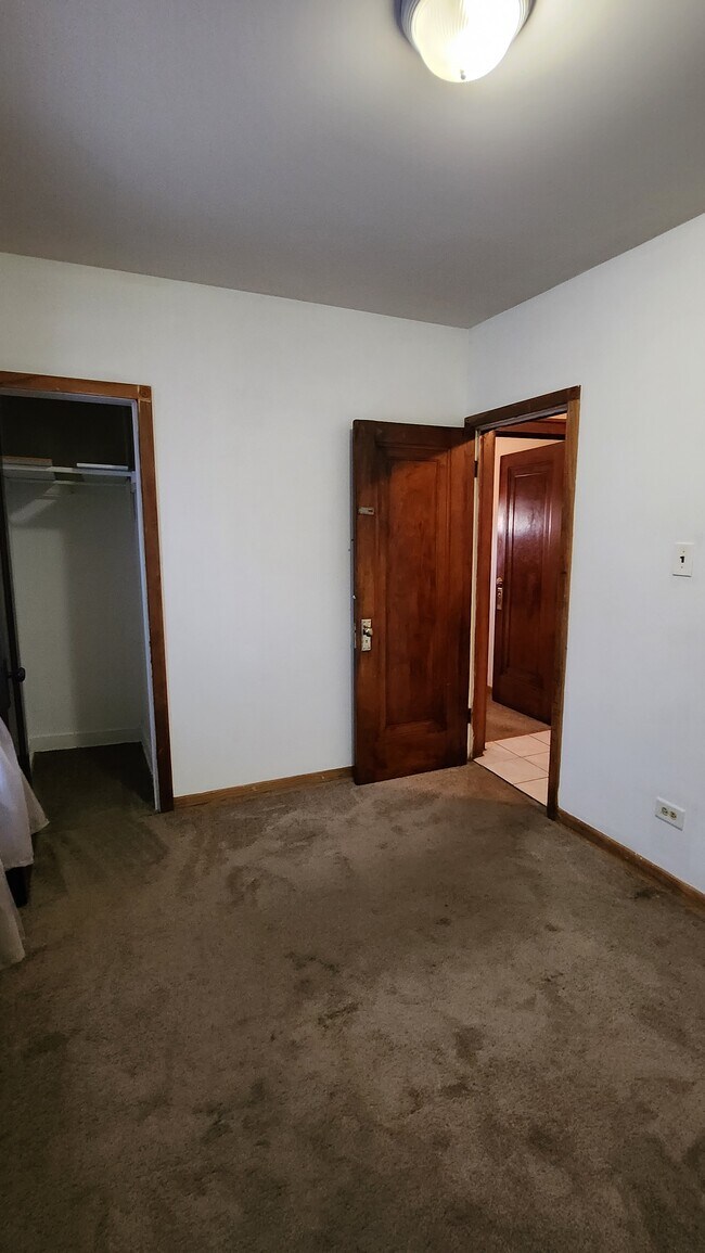 Foto del edificio - 1443 N Hamlin Ave