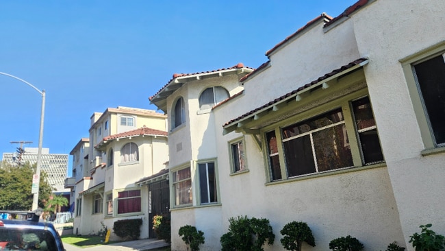 Photo - 728 S Carondelet St Apartment