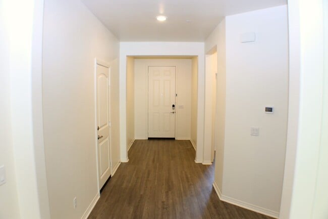 Building Photo - Stunning Redlands Home For Rent