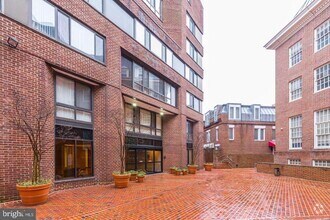 Building Photo - 1077 30th St NW