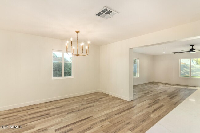 Building Photo - 5012 E Andora Dr