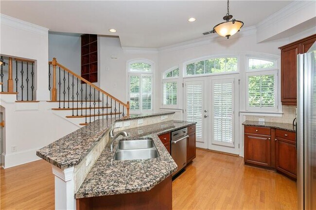Foto del edificio - 778 Clifton Heights Ln NE