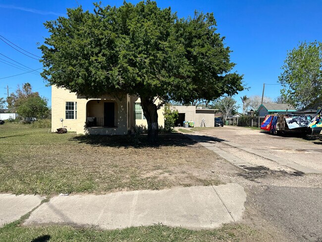Building Photo - 4655 Boca Chica Blvd