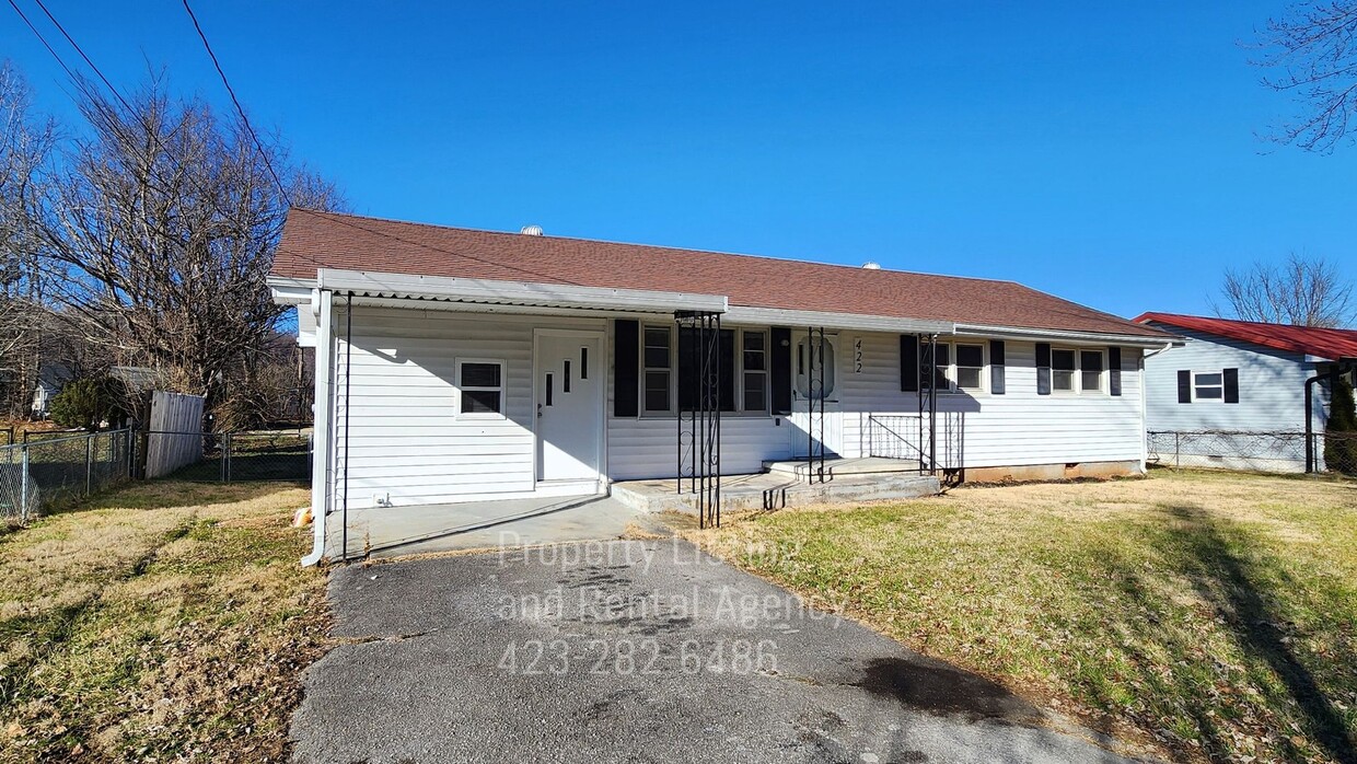 Primary Photo - One Floor 4 Bedroom, Elizabethton