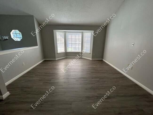 Building Photo - 961 Redan Trce