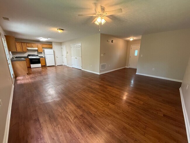 Foto del edificio - Beautiful 3 Bedroom 2 bath home