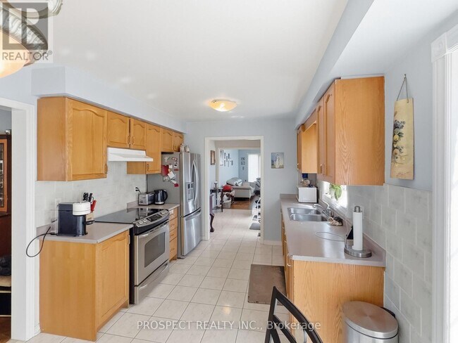 Building Photo - 79 Louana Crescent