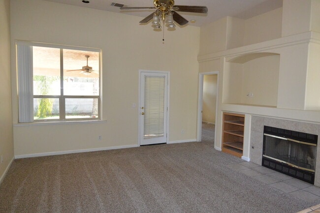Building Photo - 3 bedroom 2 bathroom home in South East Vi...