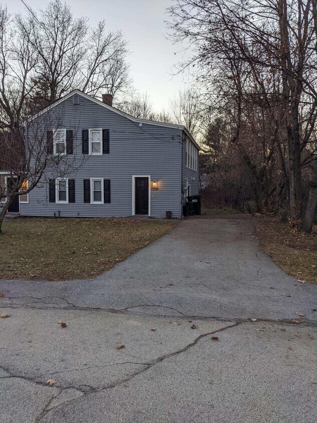 59 Oak St Unit B, Milford, NH 03055 Room for Rent in Milford, NH