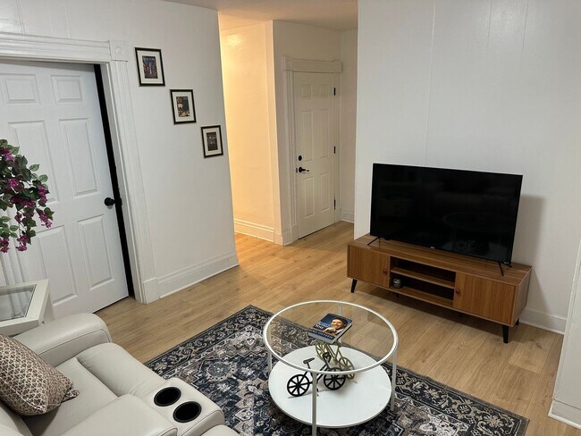 Building Photo - 63 Whitmore St