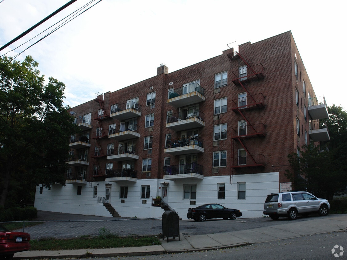 Building Photo - 115 Lawton St