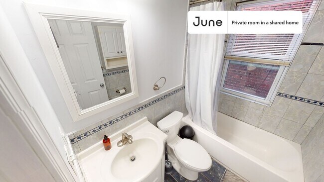 Foto del edificio - Room in Shared 3 bed/2.5 bath home