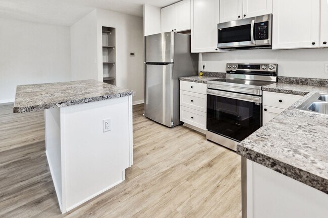 Foto del edificio - Fully Remodeled South Lincoln 4 Bedroom