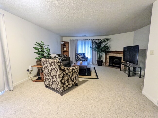 Building Photo - 7510 7th Dr W