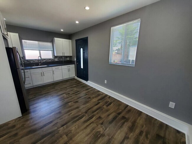 Building Photo - 12803 Tonopah St