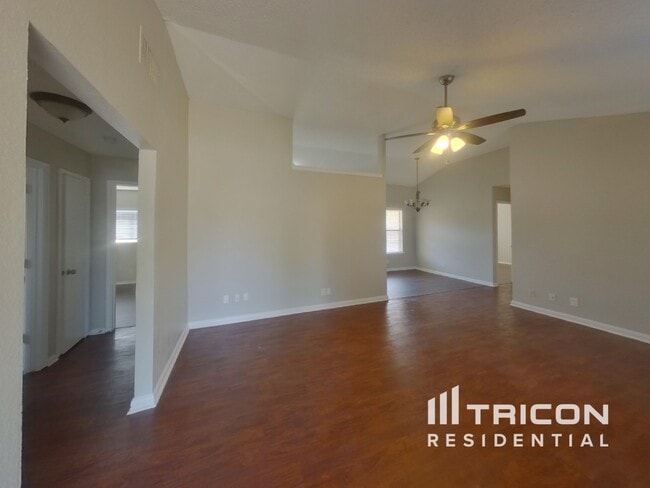 Foto del edificio - 6401 Freedom Ct