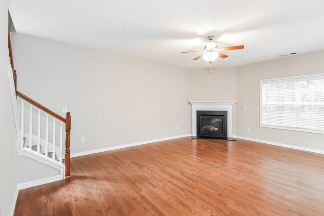 Building Photo - 529 Crestmont Ln
