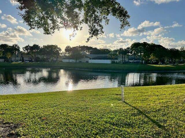 Foto del edificio - 12823 Woodmill Dr