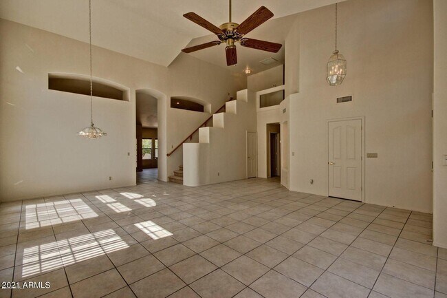 Building Photo - 5353 W Bloomfield Rd