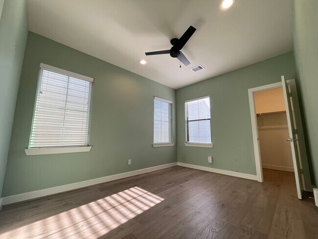 Foto del edificio - 1620 Northwood St