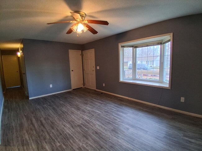 Foto del edificio - 924 Sunset Rdg