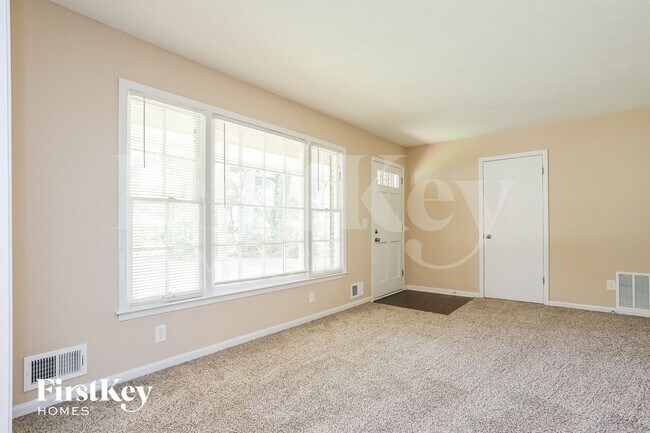 Foto del edificio - 1348 Yates Ave