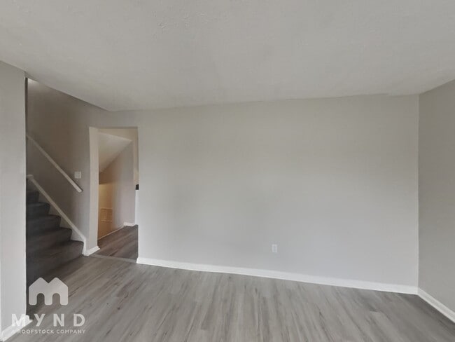 Building Photo - 4863 Talbert Dr