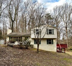 Building Photo - 832 Leigh Mill Rd