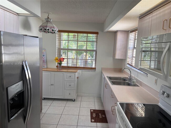 Foto del edificio - 2534 SE 19th Pl