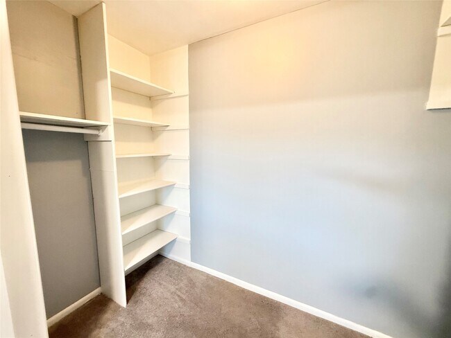 Foto del edificio - 5359 Friar Tuck Dr