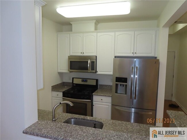 Building Photo - 544 E Celebration Way