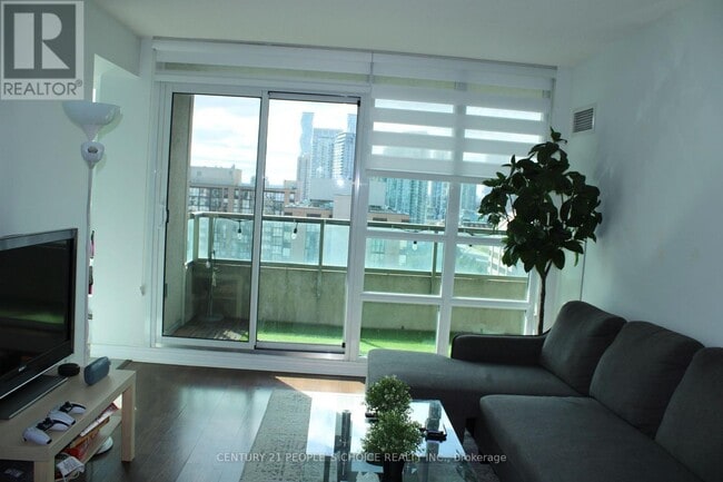Photo du bâtiment - 208 Enfield Pl