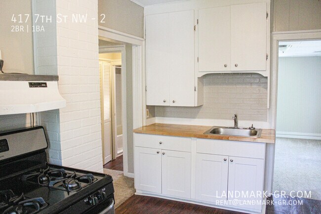 Foto del edificio - Avail JUNE 1 - 2 Bed - 1 Bath. Includes wa...