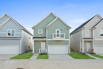 Building Photo - 9606 Valeca Dr