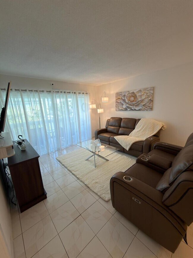 Foto del edificio - 450 Paradise Isle Blvd