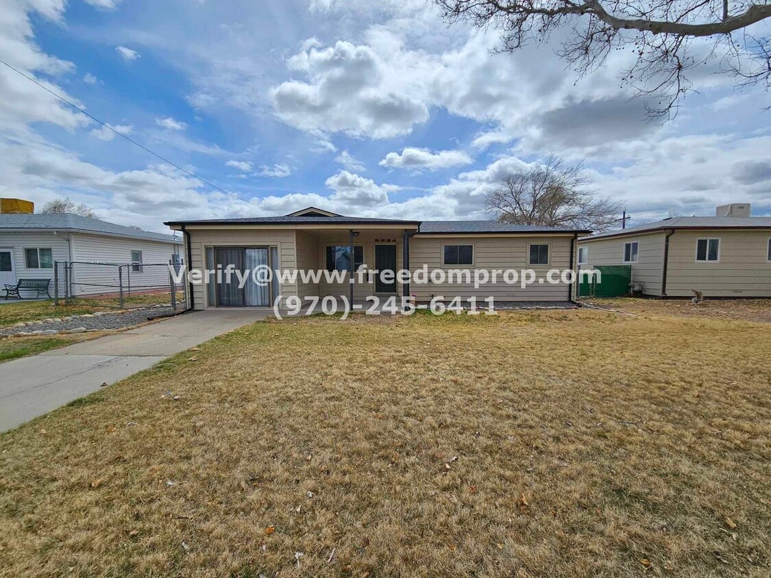 Primary Photo - Beautifully updated 3 Bedroom 2 Bath House...