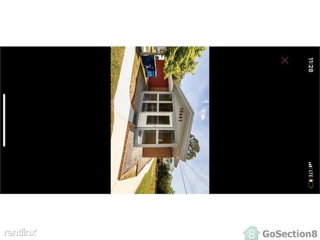 Building Photo - 10441 Pinehurst Dr
