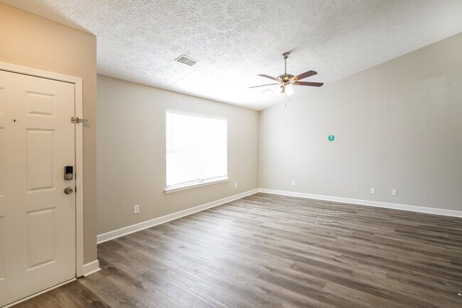 Foto del edificio - 3293 Cain Harbor Dr