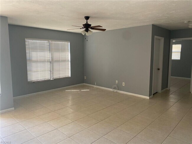 Building Photo - 511 Corinne Dr