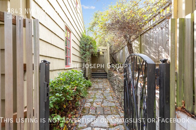 Building Photo - Sun-filled 3 bed/1.5 bath in Ballard!