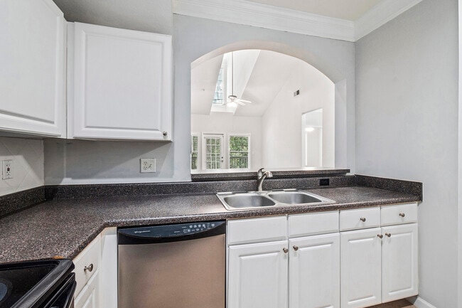 Building Photo - 1425 Westchester Ridge NE