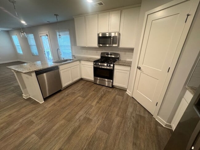 Building Photo - 705 Windstream Dr