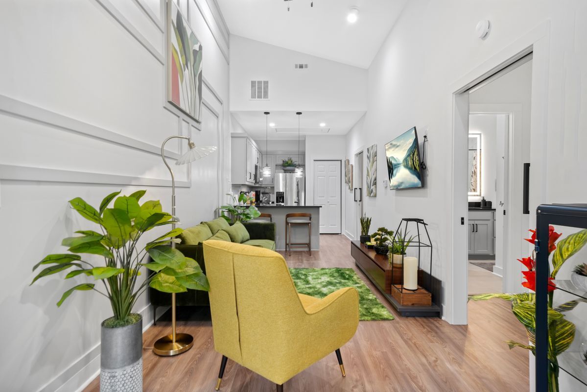 Foto principal - 6305 Shannon Pkwy